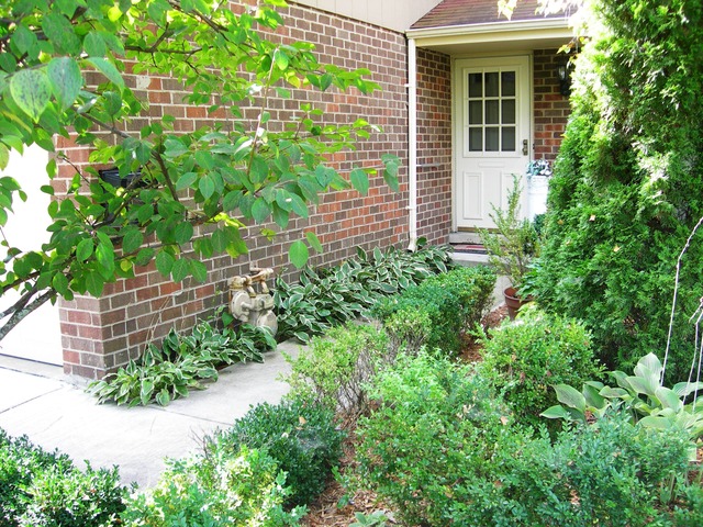 1092 Briarcliffe Blvd, Wheaton, IL 60189 photo 2