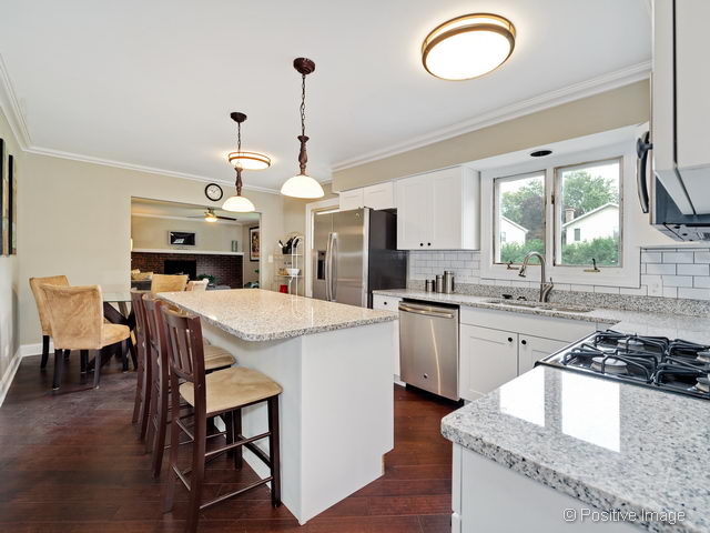 1535 Stoddard Ave, Wheaton, IL 60187 photo 5