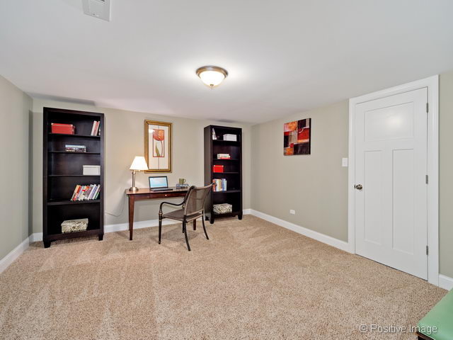 1535 Stoddard Ave, Wheaton, IL 60187 photo 17