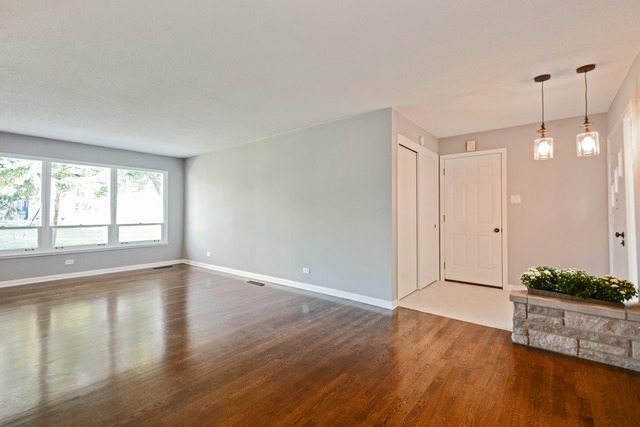 14817 Massasoit Ct, Oak Forest, IL 60452 photo 2