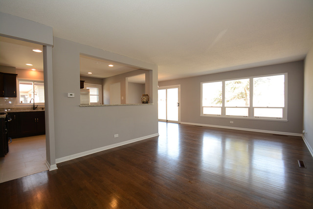 14817 Massasoit Ct, Oak Forest, IL 60452 photo 3