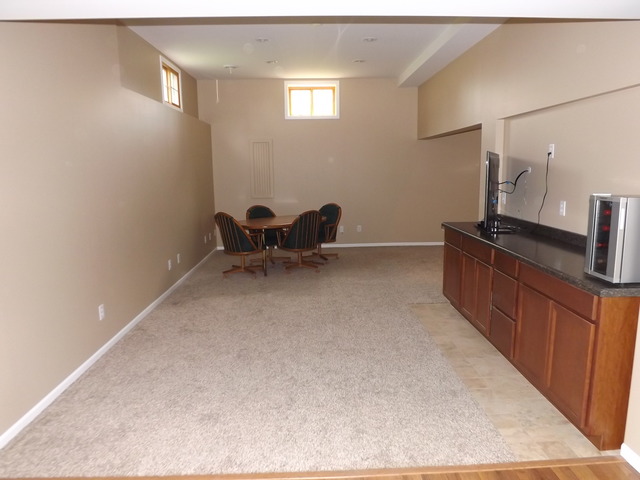 2013 Oak Forest Dr, Morris, IL 60450 photo 13