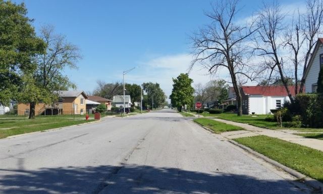 711 E 153rd St, Phoenix, IL 60426 photo 4