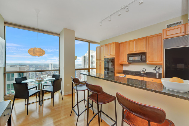 21 E Huron St #3902, Chicago, IL 60611 photo 8