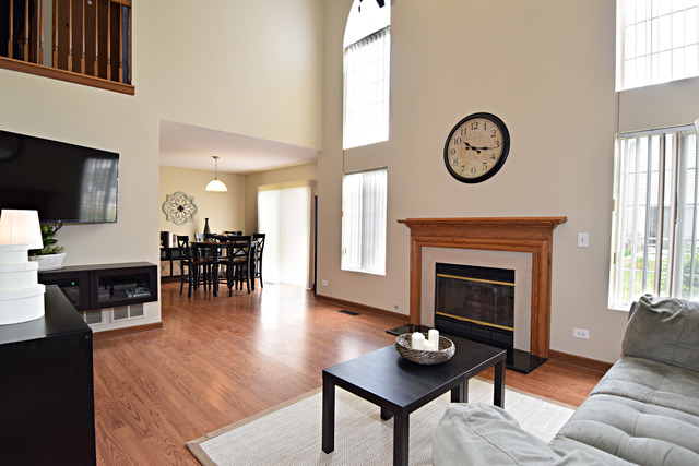 1160 Longford Rd, Bartlett, IL 60103 photo 4