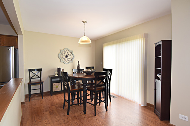 1160 Longford Rd, Bartlett, IL 60103 photo 8