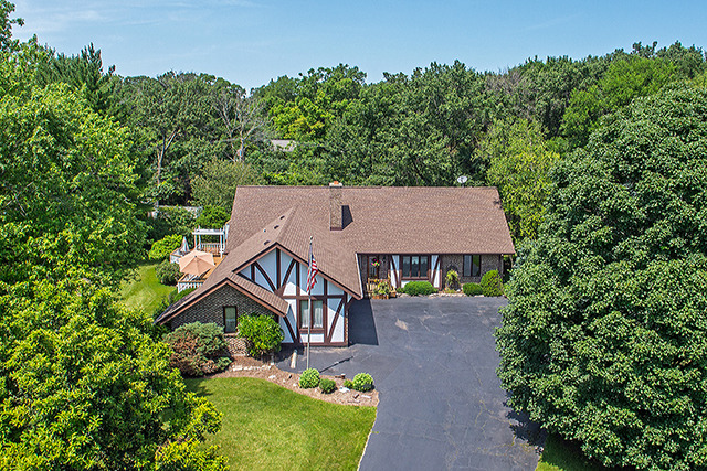 21700 W Hidden Valley Dr, Lake Zurich, IL 60047 photo 1