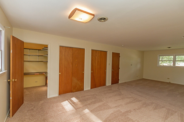 675 Illinois Blvd, Hoffman Estates, IL 60169 photo 15