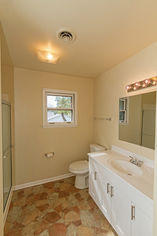 675 Illinois Blvd, Hoffman Estates, IL 60169 photo 19
