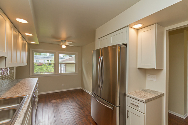 675 Illinois Blvd, Hoffman Estates, IL 60169 photo 7