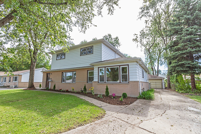675 Illinois Blvd, Hoffman Estates, IL 60169 photo 2