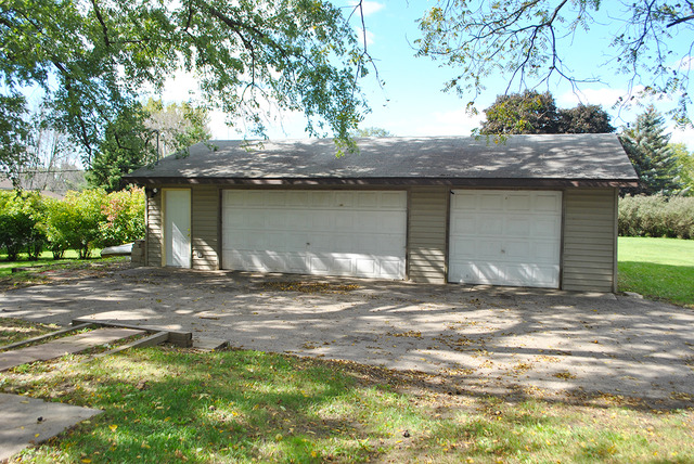 149 Lake Shore Dr, Carpentersville, IL 60110 photo 20