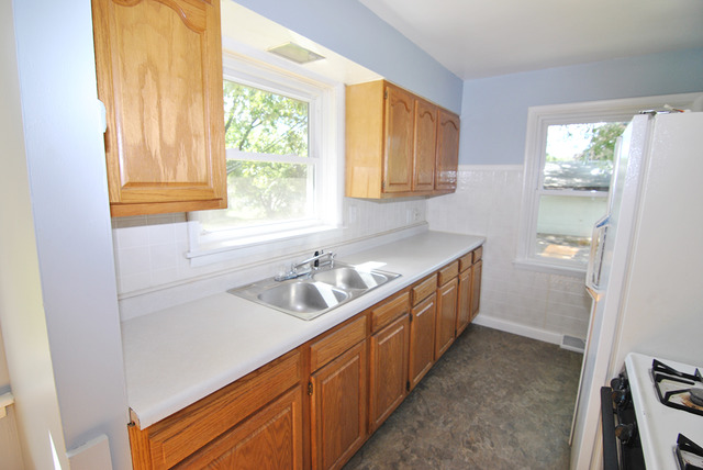 149 Lake Shore Dr, Carpentersville, IL 60110 photo 8
