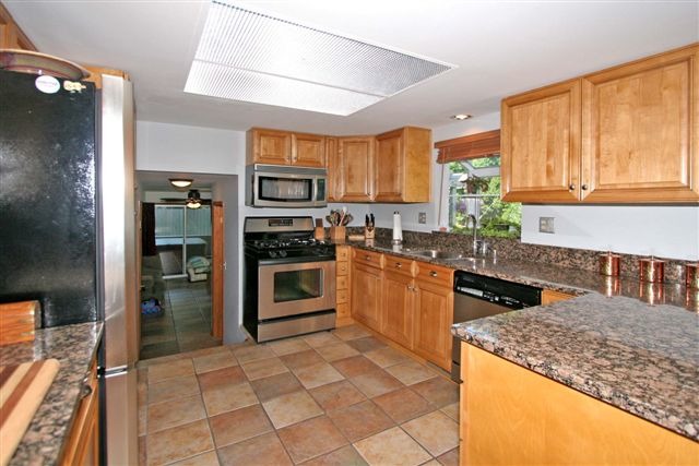 708 Diane Ave, Elgin, IL 60123 photo 5