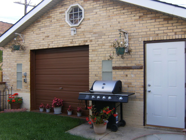 10619 S Avenue J, Chicago, IL 60617 photo 5