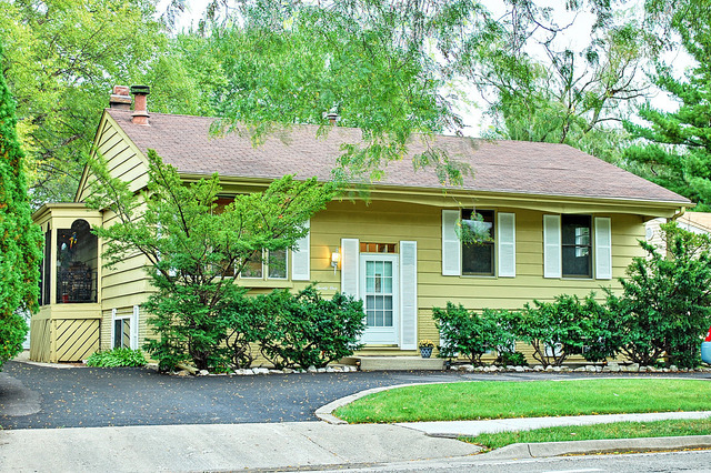 21 Schoenbeck Rd, Wheeling, IL 60090 photo 1