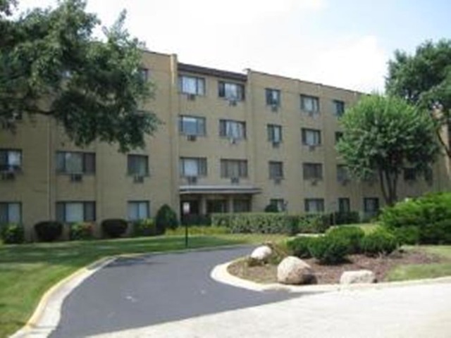 6600 S Brainard Ave #304, La Grange, IL 60525 photo 2