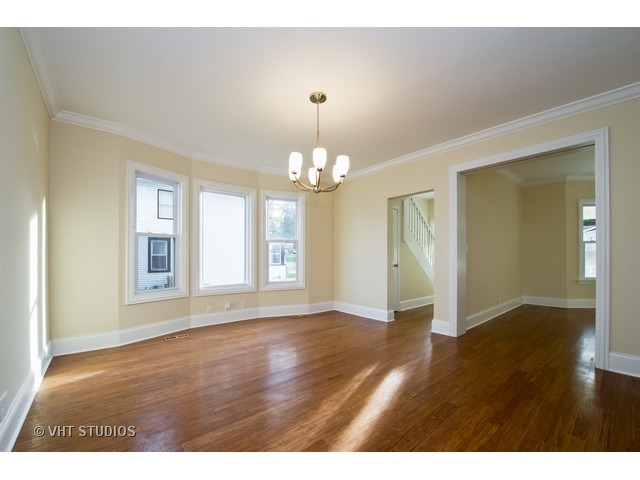 531 Whitney Ave, Winthrop Harbor, IL 60096 photo 5