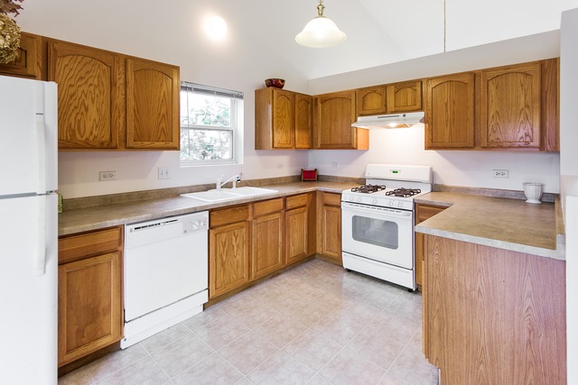 7506 Fordham Ln, Plainfield, IL 60586 photo 3