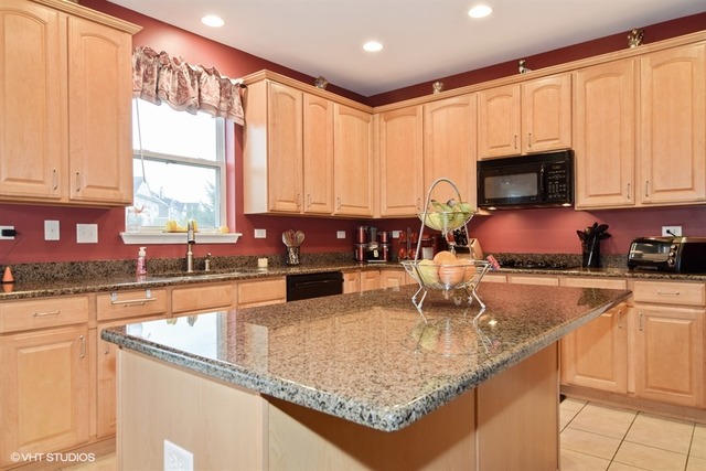 3082 Chalkstone Ave, Elgin, IL 60124 photo 3