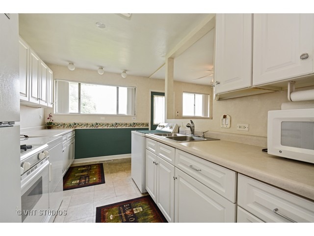 3036 Bernice Rd, Lansing, IL 60438 photo 4