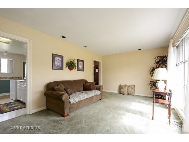 3036 Bernice Rd, Lansing, IL 60438 photo 3