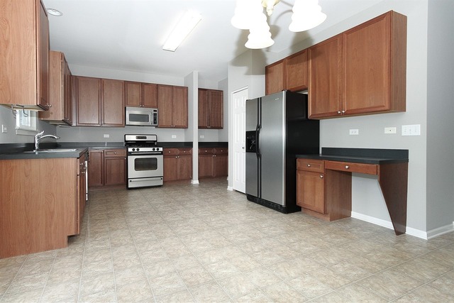 1781 Lanyon Dr, Bartlett, IL 60103 photo 5