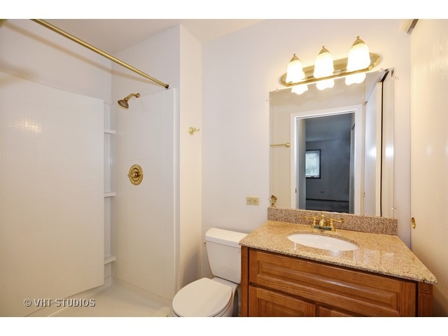 1444 Stonebridge Cir #H2, Wheaton, IL 60189 photo 7