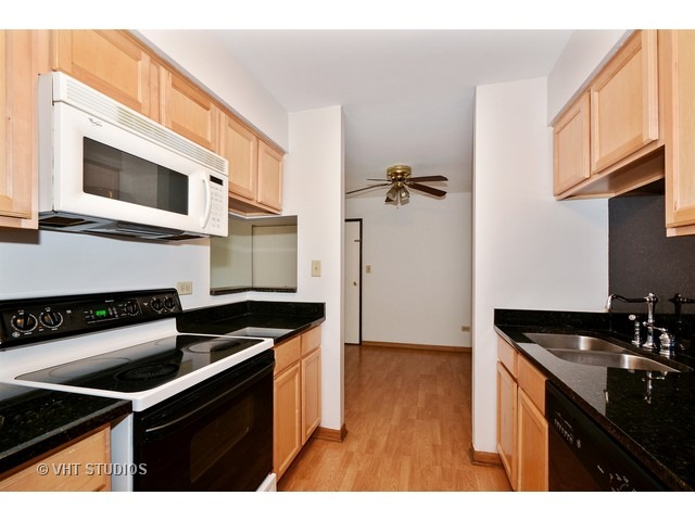 1444 Stonebridge Cir #H2, Wheaton, IL 60189 photo 8