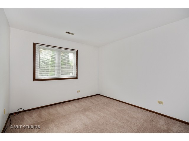 1444 Stonebridge Cir #H2, Wheaton, IL 60189 photo 11