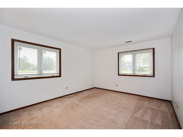 1444 Stonebridge Cir #H2, Wheaton, IL 60189 photo 10