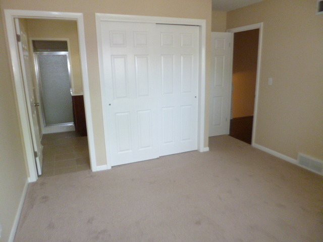 2023 Robert St, Aurora, IL 60506 photo 11