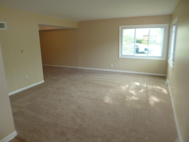 2023 Robert St, Aurora, IL 60506 photo 2
