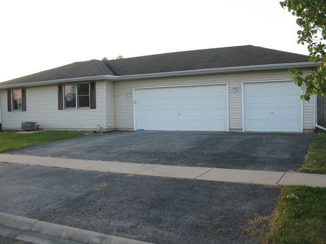 1815 Winger Dr, Plainfield, IL 60586 photo 3