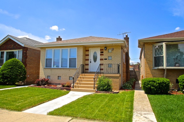 7732 S Troy St, Chicago, IL 60652 photo 1
