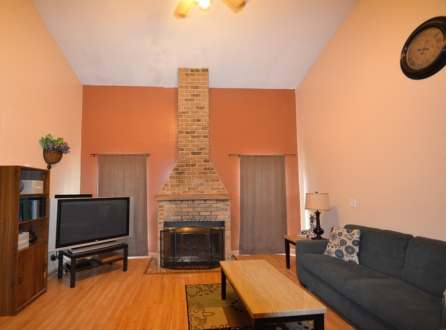 484 Poplar Dr #1, Wheeling, IL 60090 photo 4
