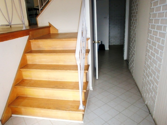 735 Leahy Cir, Des Plaines, IL 60016 photo 5
