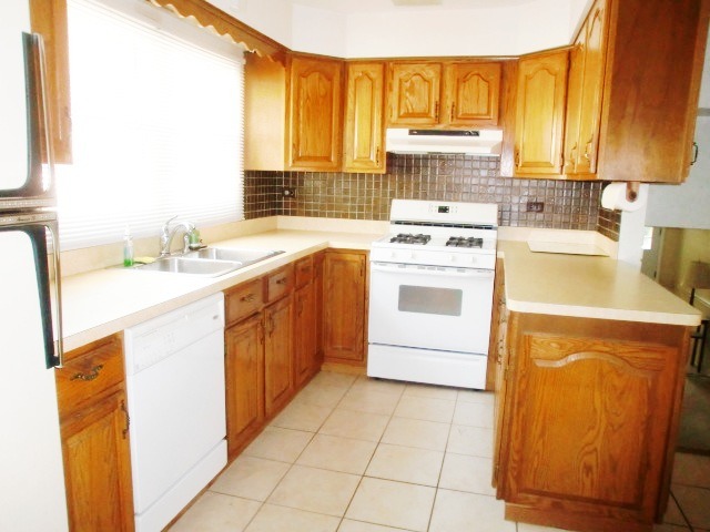 735 Leahy Cir, Des Plaines, IL 60016 photo 7