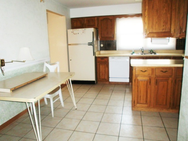 735 Leahy Cir, Des Plaines, IL 60016 photo 8