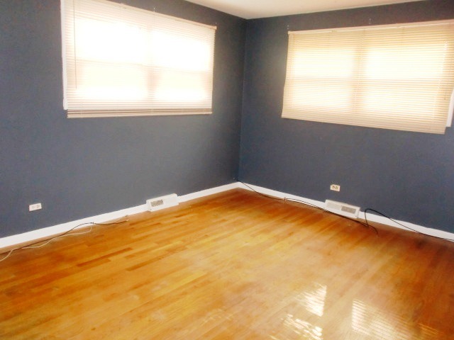 735 Leahy Cir, Des Plaines, IL 60016 photo 9