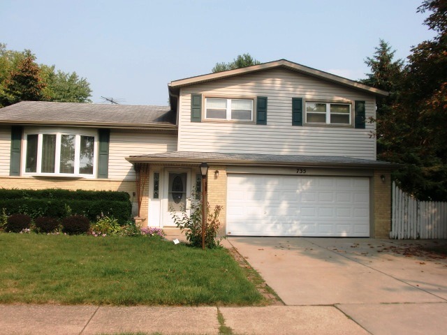 735 Leahy Cir, Des Plaines, IL 60016 photo 2