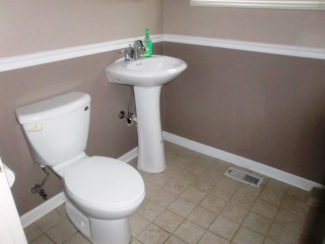735 Leahy Cir, Des Plaines, IL 60016 photo 13