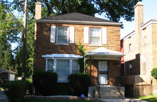 2548 E 81st St, Chicago, IL 60617 photo 1