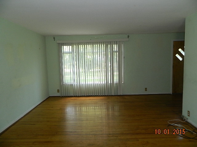 39 Mccarthy Rd, Park Forest, IL 60466 photo 2