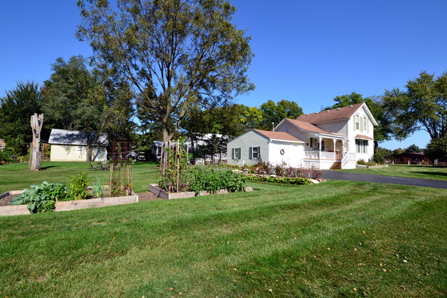 627 Spring St, Batavia, IL 60510 photo 2