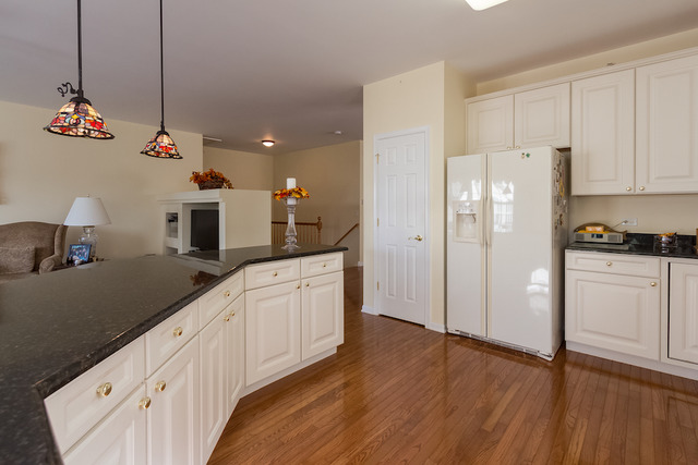 5924 Leeds Rd, Hoffman Estates, IL 60192 photo 5
