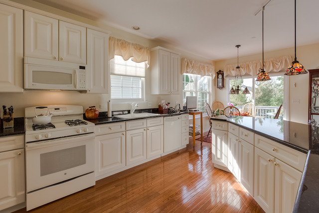 5924 Leeds Rd, Hoffman Estates, IL 60192 photo 7