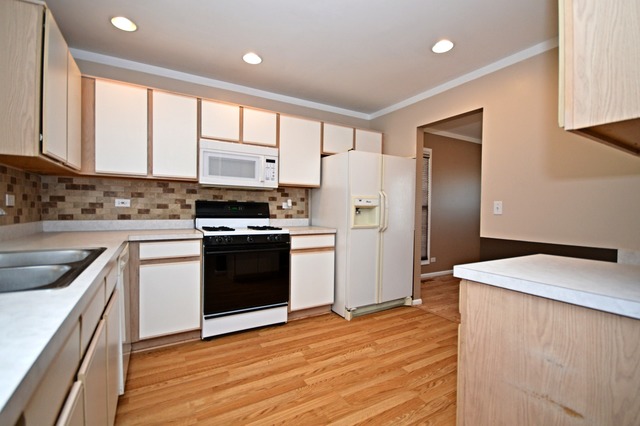1905 Olde Mill Rd, Plainfield, IL 60586 photo 5