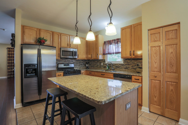 14611 Independence Dr, Plainfield, IL 60544 photo 8