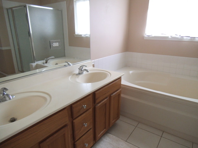 2811 Whitehall Ln, Naperville, IL 60564 photo 12